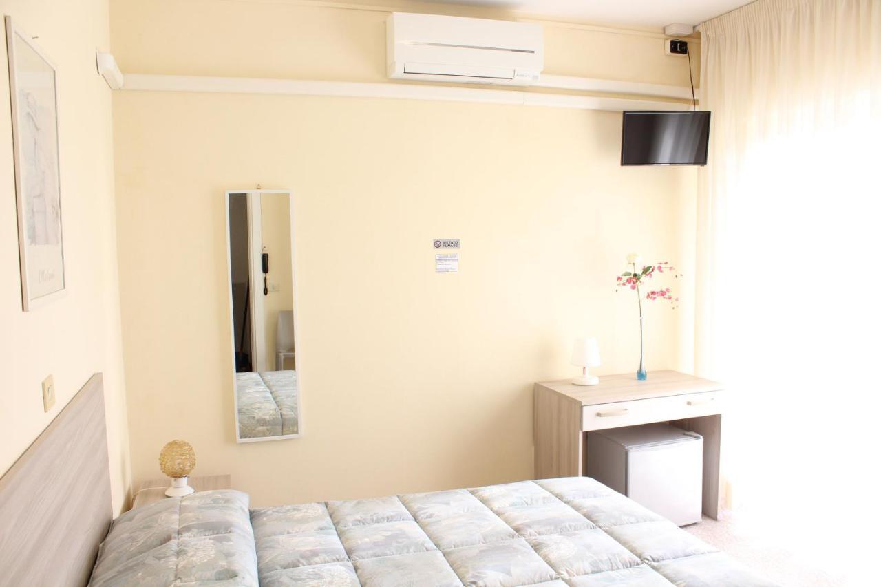 Hotel Luca 리도디캄파이오레 외부 사진