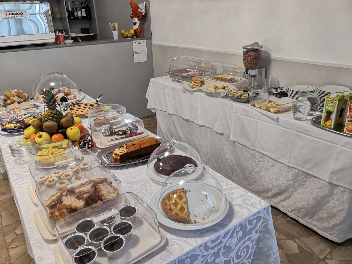Hotel Luca 리도디캄파이오레 외부 사진